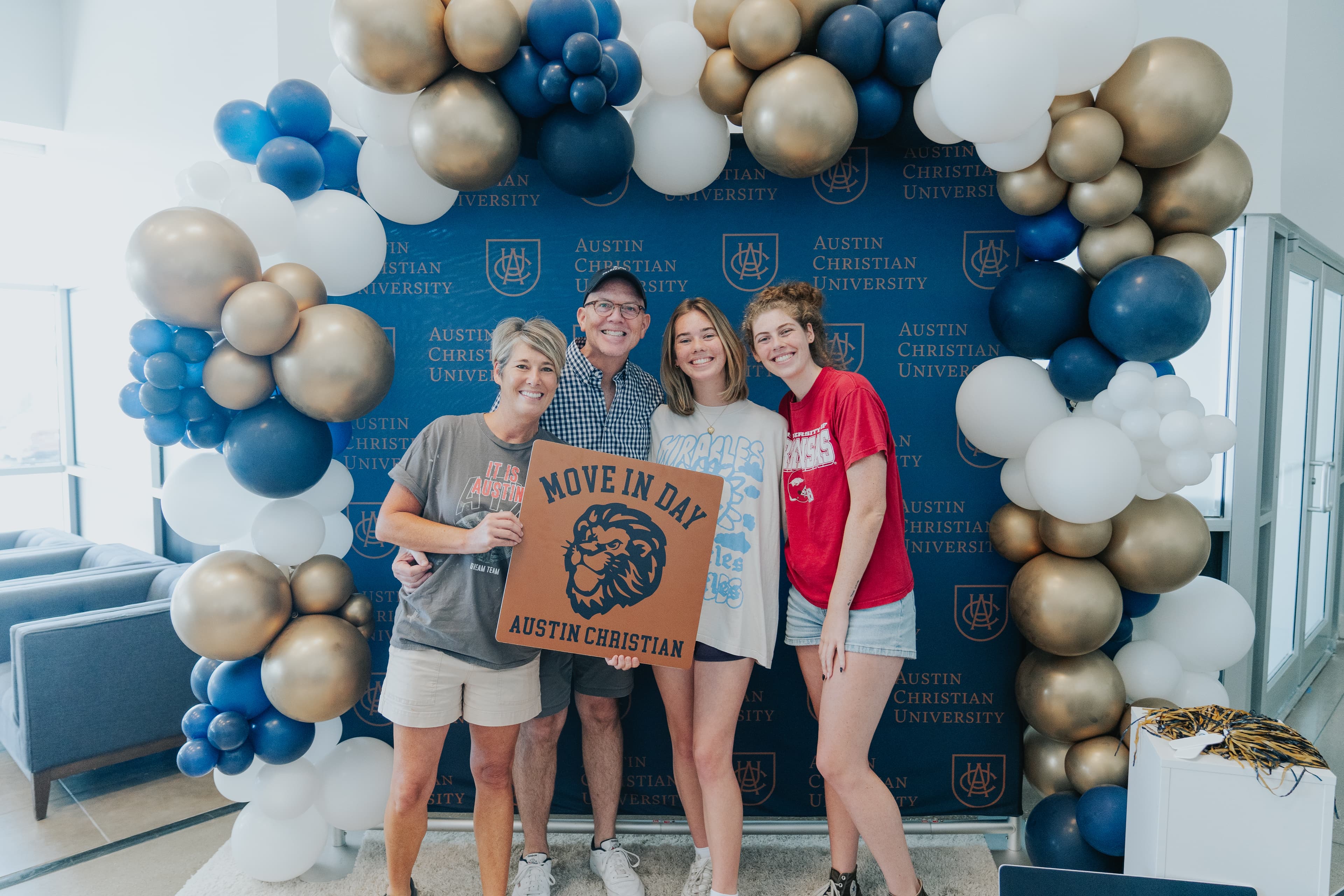 ACU students welcoming new arrivals